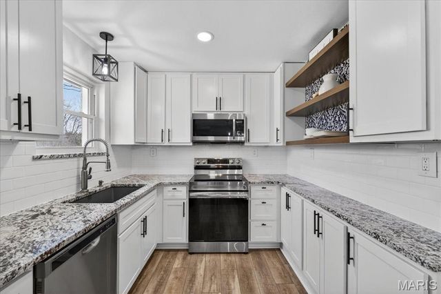 1719 Hawthorne Drive, Pacific, MO 63069