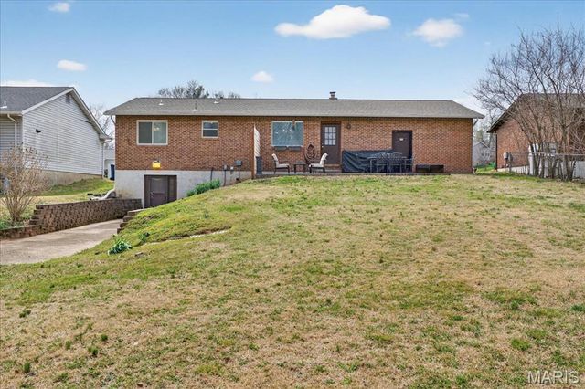 1719 Hawthorne Drive, Pacific, MO 63069