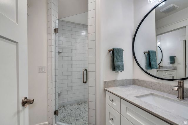 5852 W CENTURY HEIGHTS DR, Highland, UT 84003