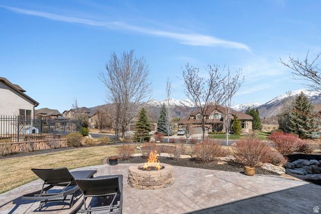 5852 W CENTURY HEIGHTS DR, Highland, UT 84003