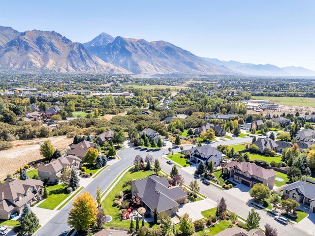 5852 W CENTURY HEIGHTS DR, Highland, UT 84003