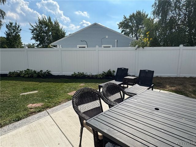 88 Elsie Lane, Grand Island, NY 14072