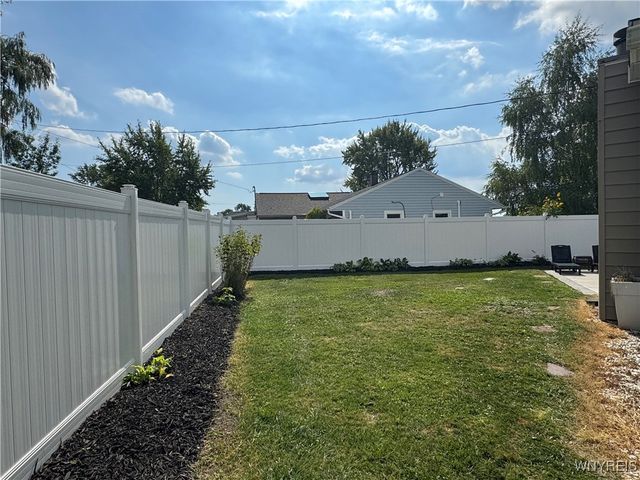 88 Elsie Lane, Grand Island, NY 14072