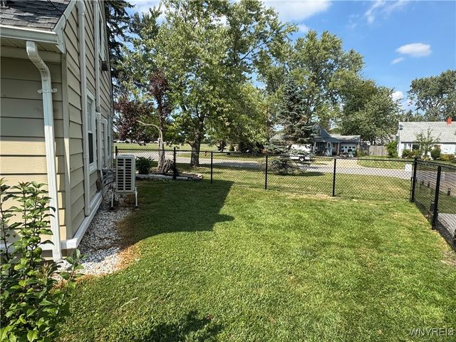 88 Elsie Lane, Grand Island, NY 14072