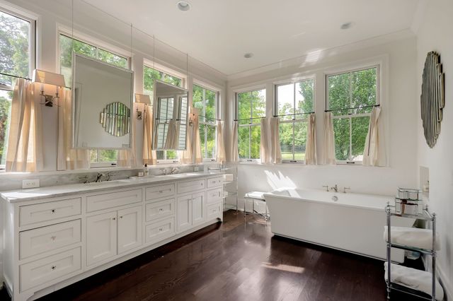 2 Bridleway Trl, Nashville, TN 37215