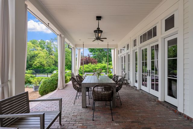 2 Bridleway Trl, Nashville, TN 37215