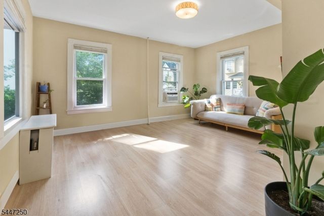 12 Dey St, Montclair Twp., NJ 07042
