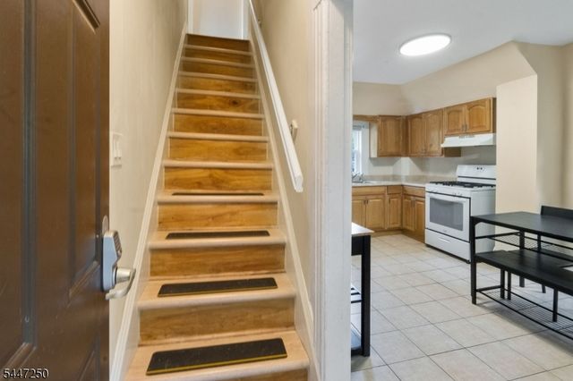 12 Dey St, Montclair Twp., NJ 07042