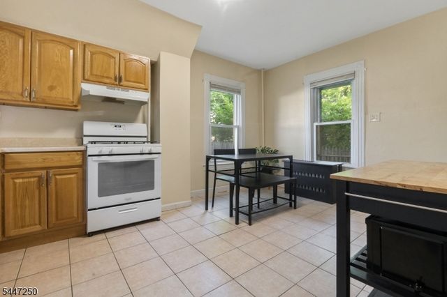 12 Dey St, Montclair Twp., NJ 07042