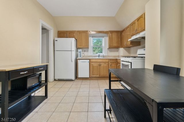 12 Dey St, Montclair Twp., NJ 07042