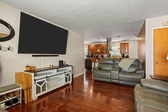 2699 Eugene Avenue, Grove City, OH 43123