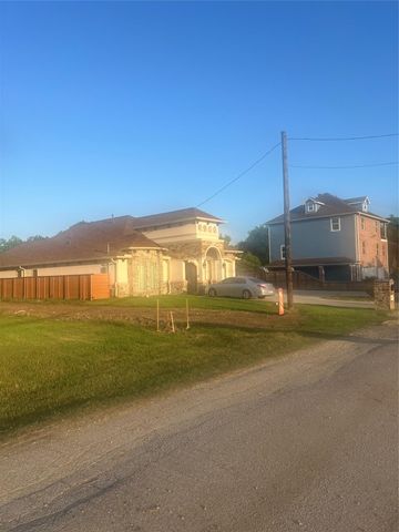 122 N 3rd Street, South Houston, TX 77587