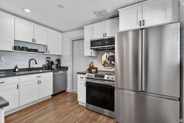 756 E CARNATION DR, Sandy, UT 84094