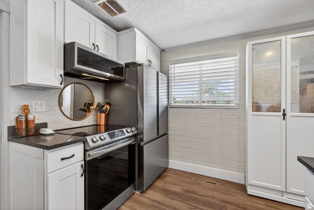 756 E CARNATION DR, Sandy, UT 84094