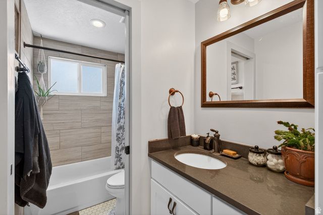 756 E CARNATION DR, Sandy, UT 84094