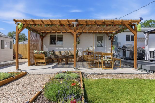 756 E CARNATION DR, Sandy, UT 84094