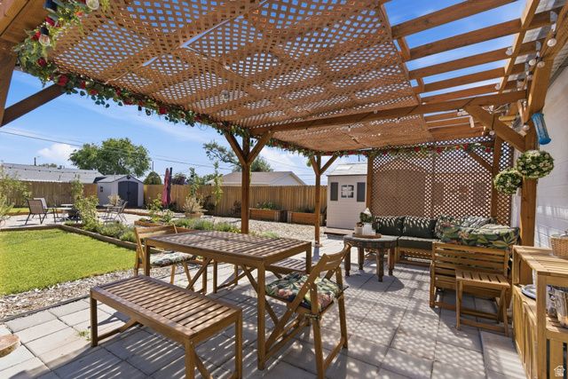 756 E CARNATION DR, Sandy, UT 84094