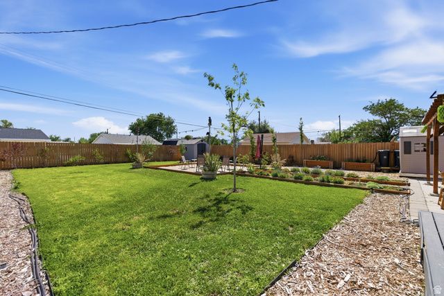 756 E CARNATION DR, Sandy, UT 84094