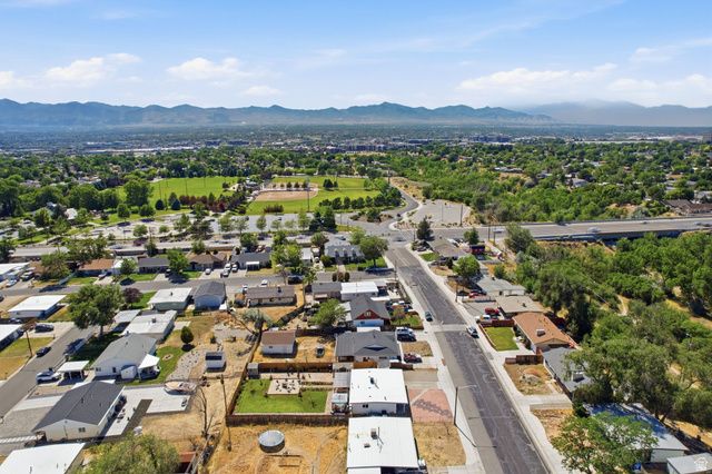 756 E CARNATION DR, Sandy, UT 84094