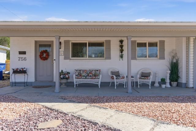 756 E CARNATION DR, Sandy, UT 84094