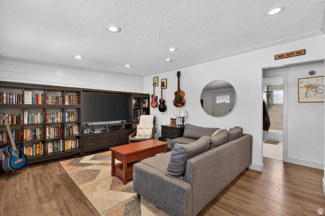 756 E CARNATION DR, Sandy, UT 84094