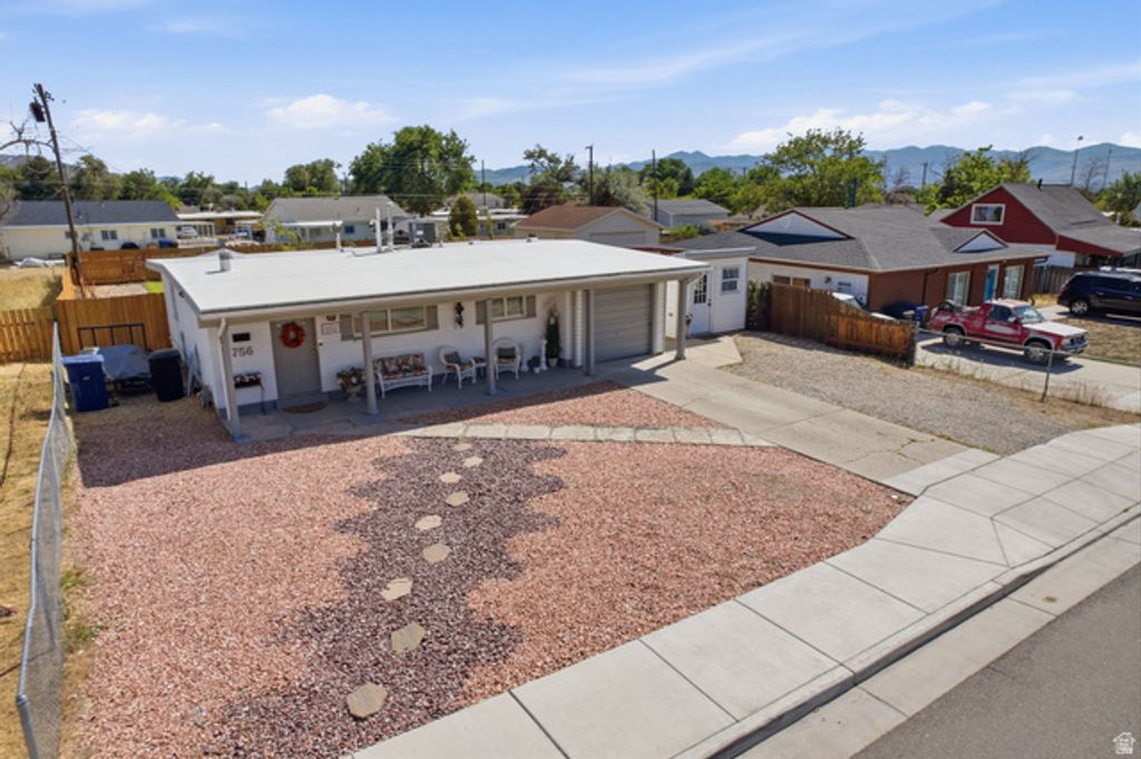 756 E CARNATION DR, Sandy, UT 84094