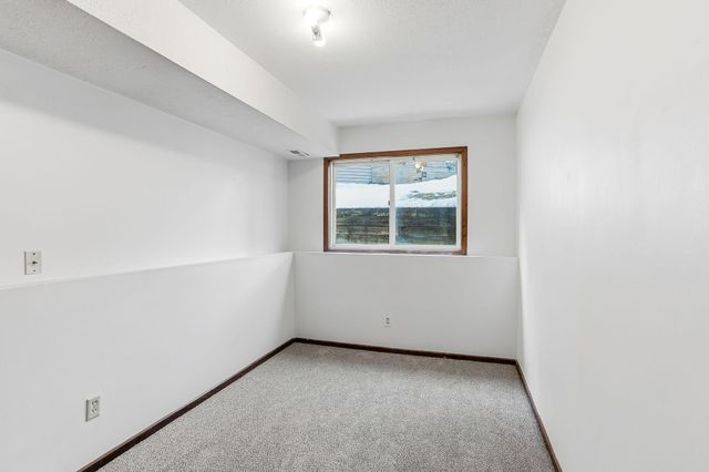 406 Whispering Lane, Hastings, MN 55033