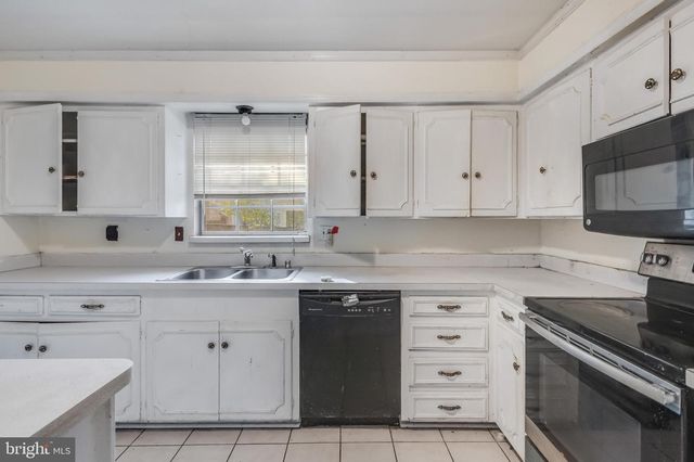 216 EMERALD HILL DR, Fort Washington, MD 20744