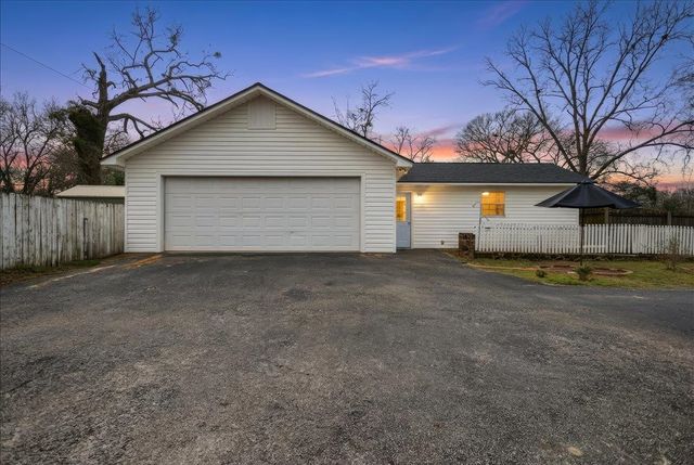 308 S Montgomery, Gilmer, TX 75645