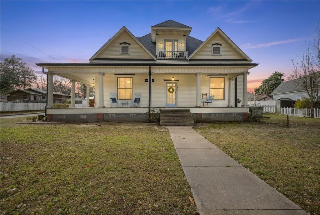 308 S Montgomery, Gilmer, TX 75645