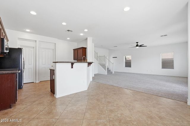 27989 N MUSCOVITE Drive, San Tan Valley, AZ 85143