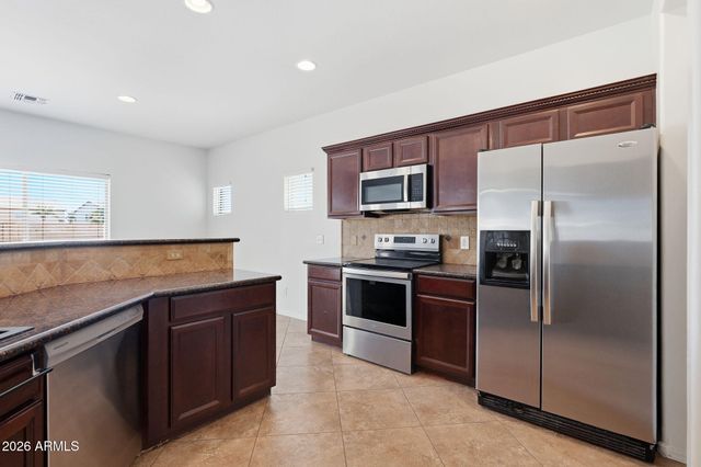 27989 N MUSCOVITE Drive, San Tan Valley, AZ 85143