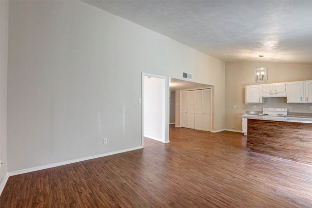 620 Nora Lane, Desoto, TX 75115