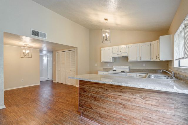 620 Nora Lane, Desoto, TX 75115