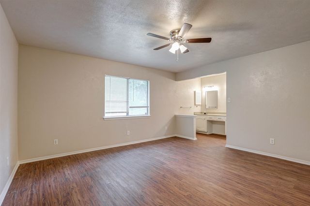 620 Nora Lane, Desoto, TX 75115