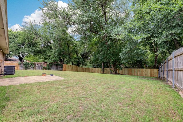620 Nora Lane, Desoto, TX 75115
