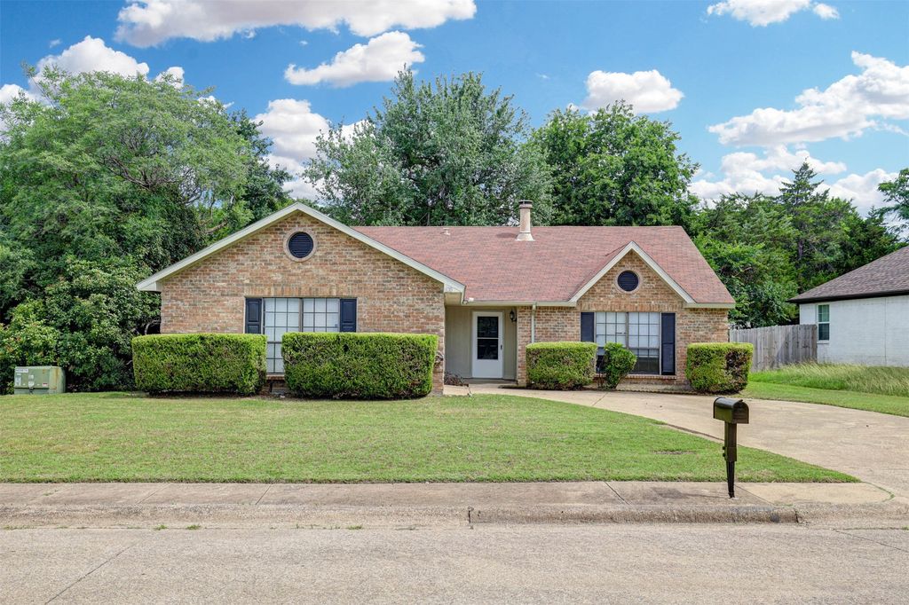 620 Nora Lane, Desoto, TX 75115