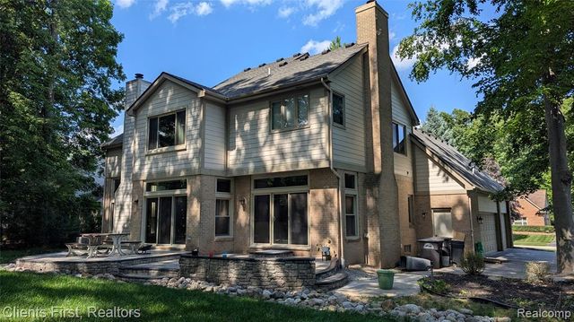 19691 Windridge Drive, Northville, MI 48167