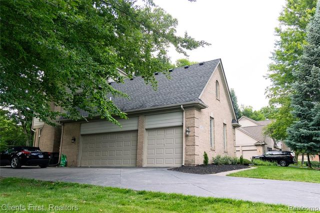 19691 Windridge Drive, Northville, MI 48167