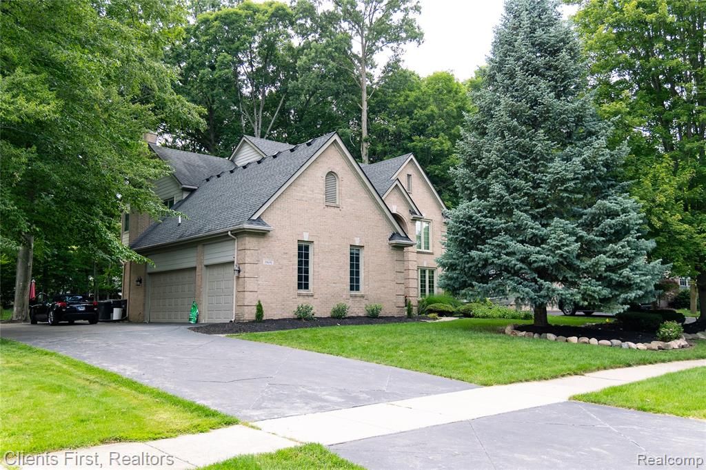 19691 Windridge Drive, Northville, MI 48167