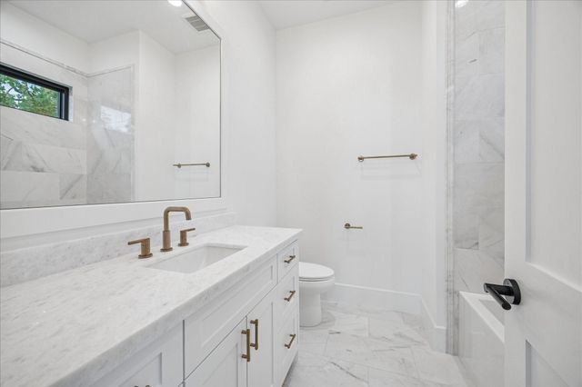 867 W 42nd Street, Houston, TX 77018