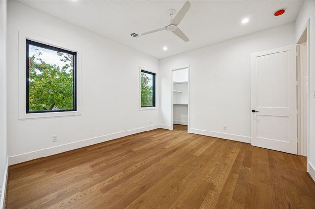 867 W 42nd Street, Houston, TX 77018