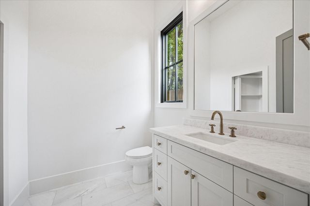 867 W 42nd Street, Houston, TX 77018