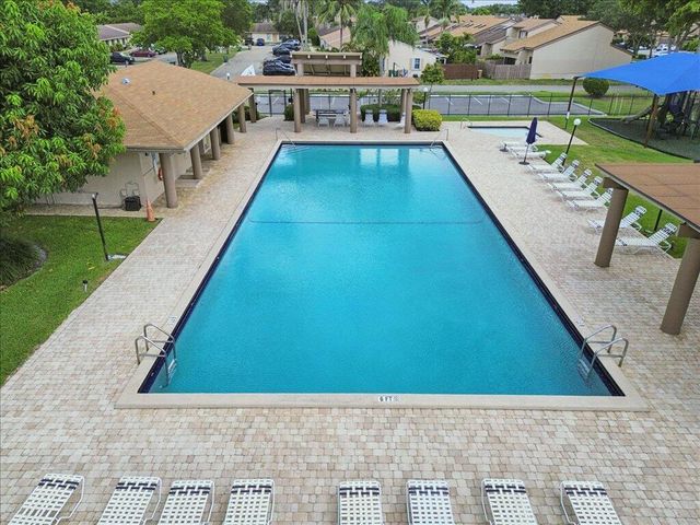 2062 SW 82ND Avenue, Davie, FL 33324