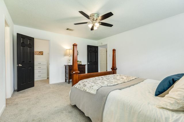 54 Forest Court, Lake Jackson, TX 77566