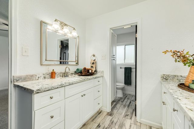 54 Forest Court, Lake Jackson, TX 77566