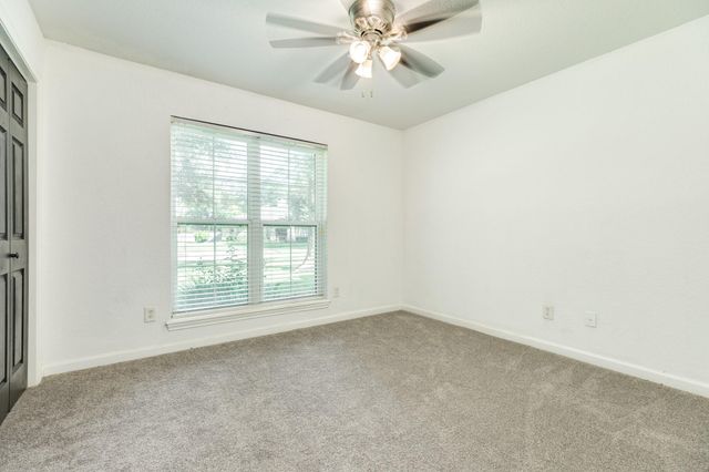 54 Forest Court, Lake Jackson, TX 77566