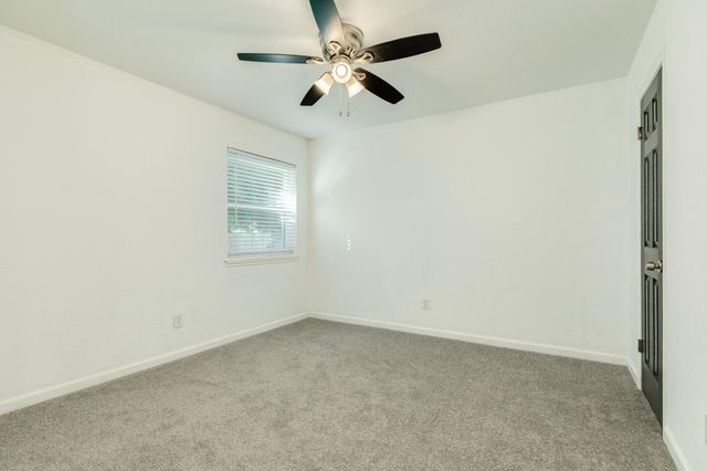 54 Forest Court, Lake Jackson, TX 77566