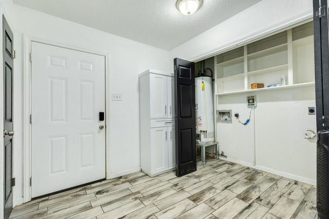 54 Forest Court, Lake Jackson, TX 77566