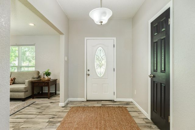 54 Forest Court, Lake Jackson, TX 77566